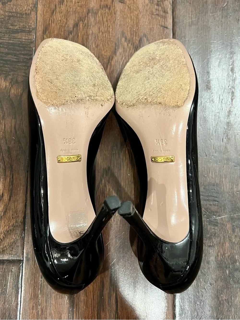 Gucci Black Patent Leather Pumps with Gold Horsebit